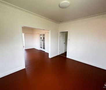 Spacious family living in an unbeatable location - Photo 5