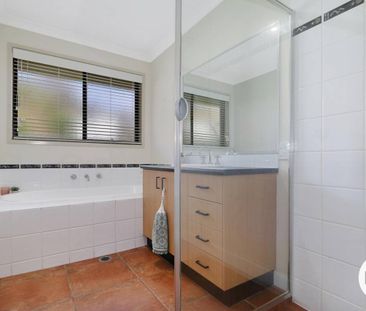 BEAUTIFUL HOME IN EASTERNVIEW ESTATE! - Photo 6