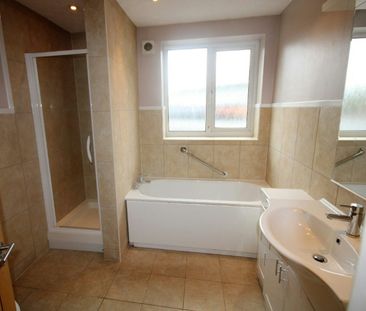 Flat to rent on - Photo 3