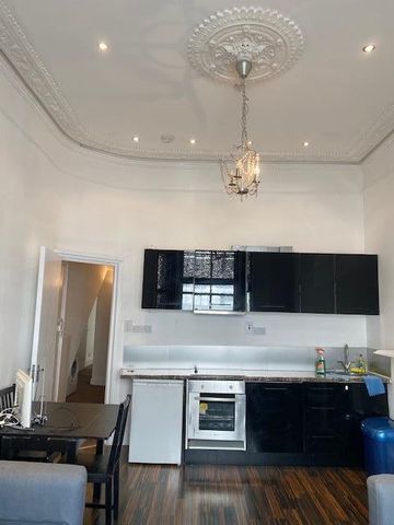 Room in a Shared Flat, Perham Road, W14 - Photo 4
