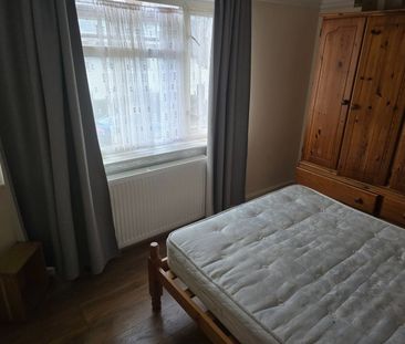 Room in a Shared House, Westminster Avenue, CR7 - Photo 5