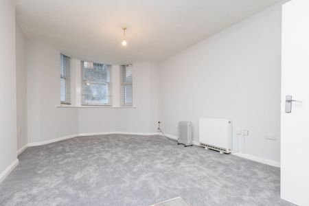 1 bed flat to rent in Fir Vale Road, Bournemouth, BH1 - Photo 3