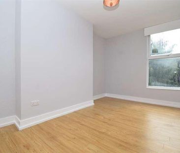 College Grove View, Wakefield, WF1 - Photo 3