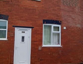 3 bedroom Terraced House To Let - Photo 1