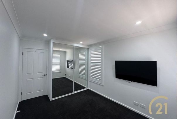 Modern 3 Bedroom Family Home&excl; - Photo 1
