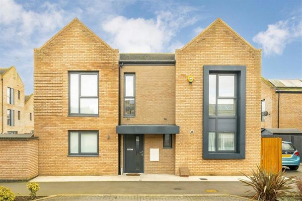 Haider Close, NW2, London - Photo 1