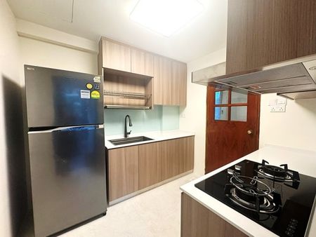 Prestige renovated living. 1km to Raffles Girls' and Nanyang. - Photo 5