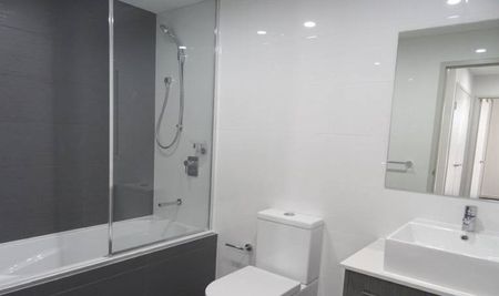 North-Facing Two-Bedroom Apartment - Photo 5