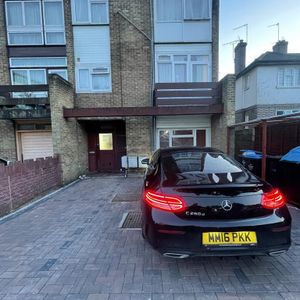 1 bedroom in a house share to rent - Photo 3