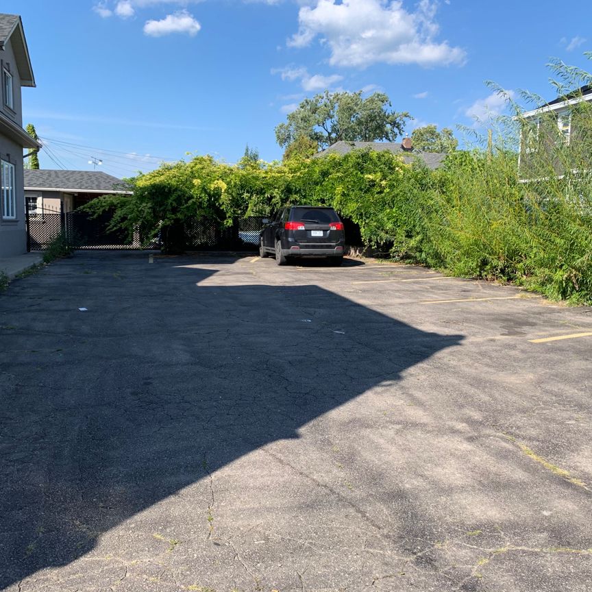 For Lease - 293 Queenston Road Unit# 2, Hamilton, Ontario - Photo 1