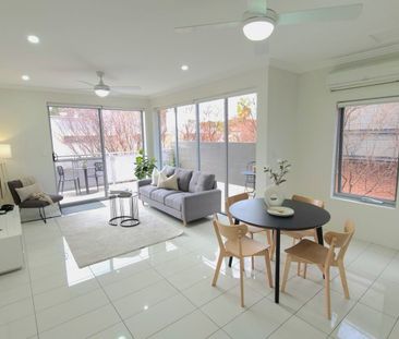 Open the door to effortless style - Photo 6