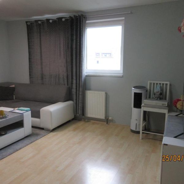 Makartstraße 8,3: Single/Paar: Schöne DG-Wohnung, 2 Zimmer, 42.06m2 WNFL und ausgebautem Spitzboden mit 35,44m2,3.Stock, Parkplätze! - Photo 1