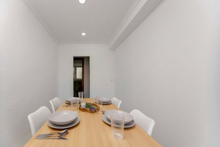 Beautiful room with a balcony in Campanar - Photo 4