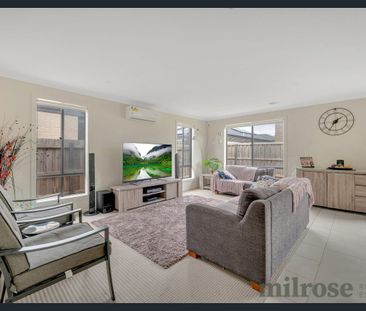 32 Swainson Close, Tarneit, Vic 3029 - Photo 5