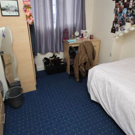 4 Bed - Welton Place , Hyde Park, Leeds - Photo 1