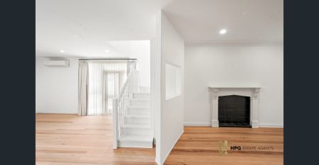 Freshly Updated 5-Bedroom Home! - Photo 5