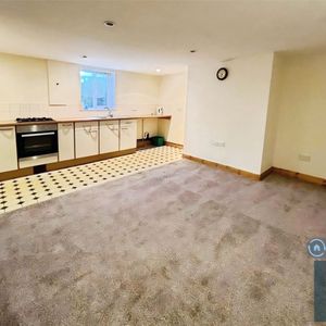 Gibson Street, Lindley, Huddersfield, HD3 - Photo 2