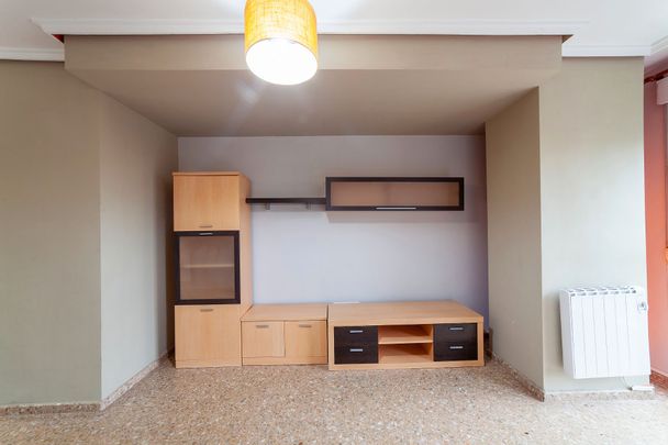 Piso de alquiler en Calle Rigoberta Menchú, Aldaia - Photo 1