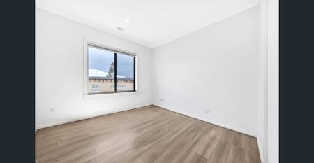 Established Family Comfort in Bridgefield Estate - Photo 2