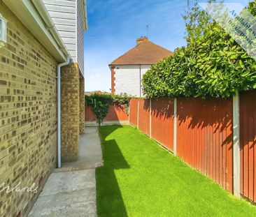 3 bedroom detached house to rent - Photo 2