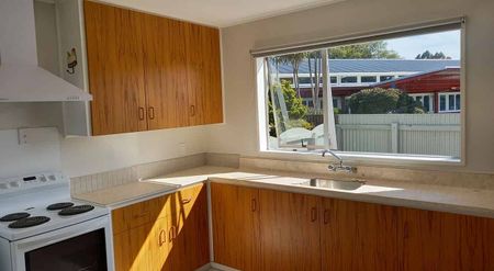 Convenient 3BR Mosgiel Flat - Photo 5