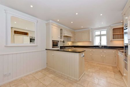 Situated in the heart of picturesque Bray Village, an elegant period house with gated off- street parking and a lovely private garden. - Photo 2