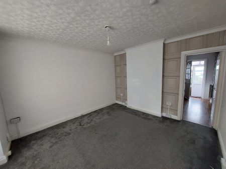 Oldroyd Crescent - Photo 3