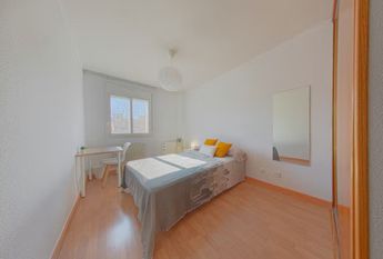 Calle de los Juglares, Madrid, Community of Madrid 28032