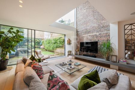 4 bedroom terraced house to rent - Photo 3