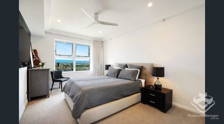 FULLY RENOVATED MODERN HIGH LEVEL APARTMENT WITH PANORAMIC OCEAN VIEWS - Photo 4