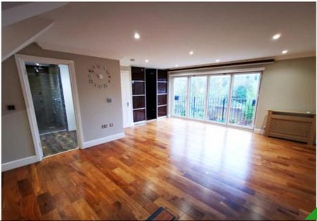 5 bedroom detached house to rent - Photo 2