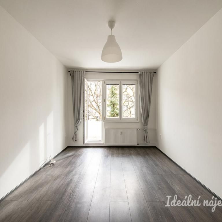 Pronájem bytu 2+1 54 m2 - Photo 1