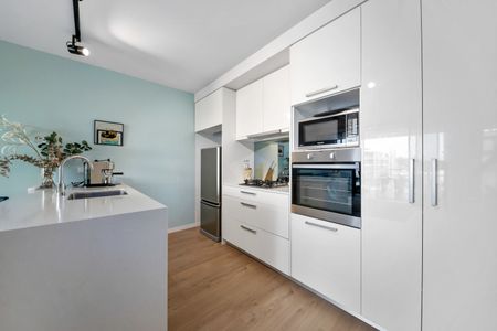 1076/9 Edmondstone Street, South Brisbane QLD 4101 - Apartment For Rent - $680 | Domain - Photo 2