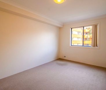 Immaculate Two Storey Three Bedroom Penthouse - Photo 2