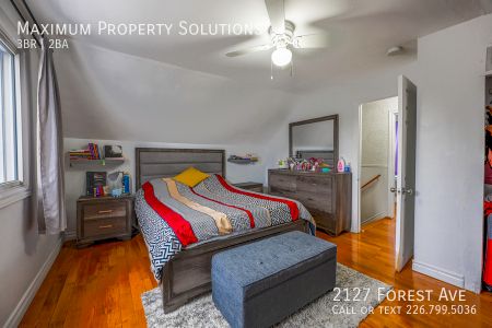 2127 Forest Ave - Photo 4