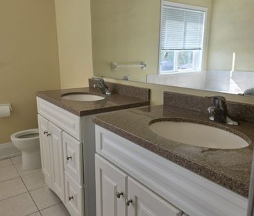 For Lease - 329 Edgehill Drive Unit# Upper, Barrie, Ontario - Photo 1