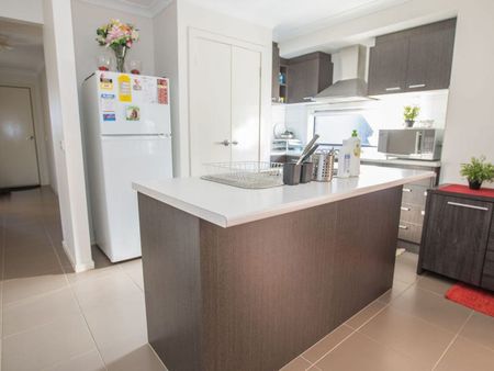 MAGNIFICANT MEWS - Photo 4