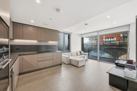 Bowden House, SW11, London - Photo 2