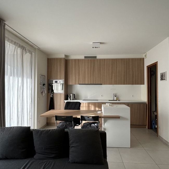 Gelijkvloers app. te huur in Diepenbeek voor € 850 met 1 slaapkamer - Photo 1