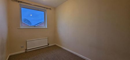 2 bedroom end of terrace house to rent - Photo 4