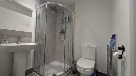 2 bedroom flat to rent - Photo 5