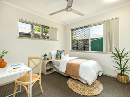 FAMILY HOME ON THE SOUTH SIDE!!! - Photo 4