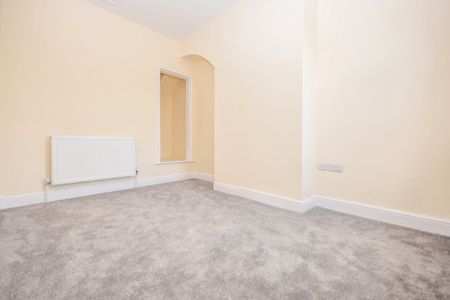 2 bedroom terraced house - Photo 4