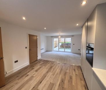 3 bedroom semi-detached house to rent - Photo 6