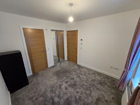 3 bedroom semi-detached house to rent - Photo 3