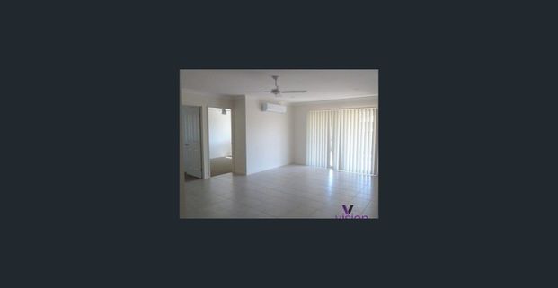 SPACIOUS AIR-CONDITIONED FAMILY HOME - Photo 1