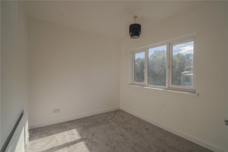 2 bedroom semi-detached house to rent - Photo 4