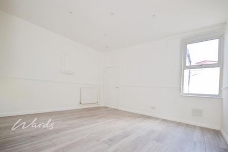 4 bedroom terraced house to rent - Photo 3