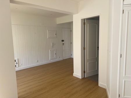 Apartamento T0 totalmente remodelado no Bairro da Assunção, em Cascais - Photo 3