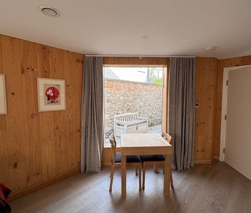 1 Bed Flat, Simon Square, EH8 - Photo 2